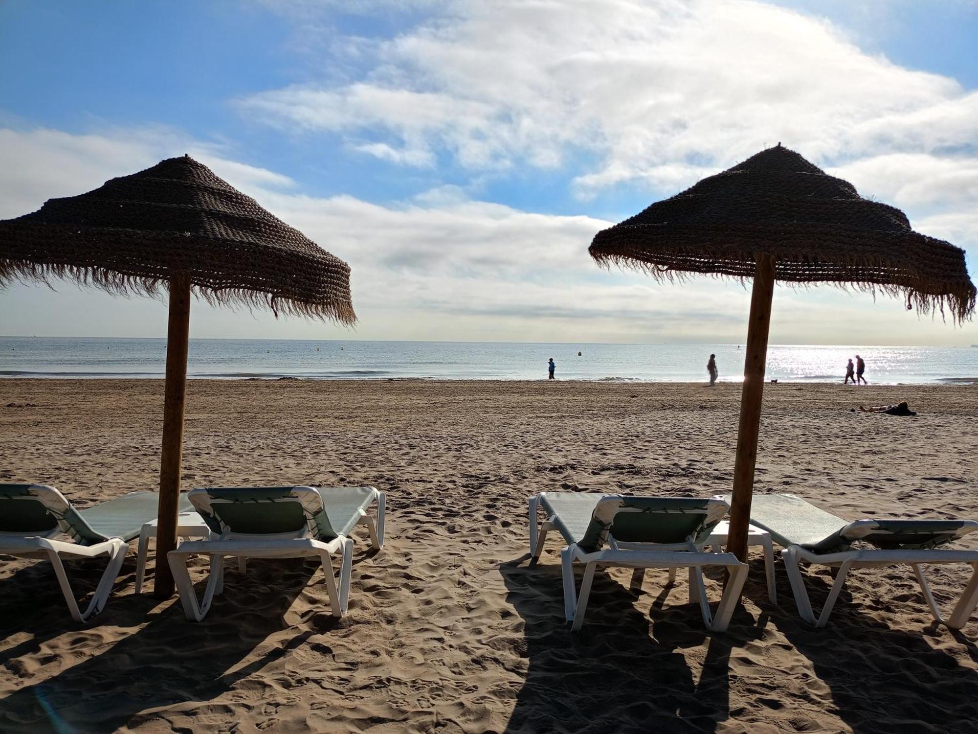 Apartamento Dos Habitaciones Primera Linea De Playa 瓦伦西亚 外观 照片